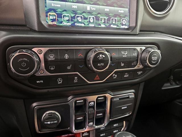 Photo of 2022 Black Jeep Wrangler