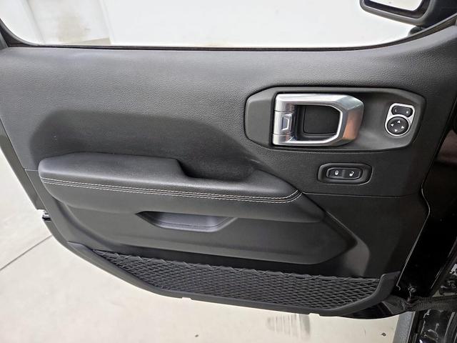 Photo of 2022 Black Jeep Wrangler