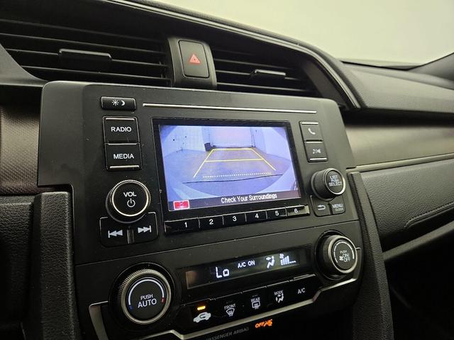 Photo of 2021 White Honda Civic