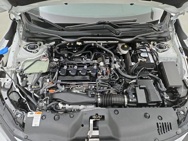 Photo of 2021 White Honda Civic