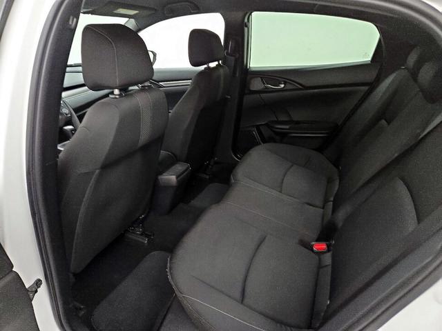 Photo of 2021 White Honda Civic