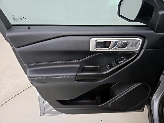 Photo of 2020 Silver Ford Explorer