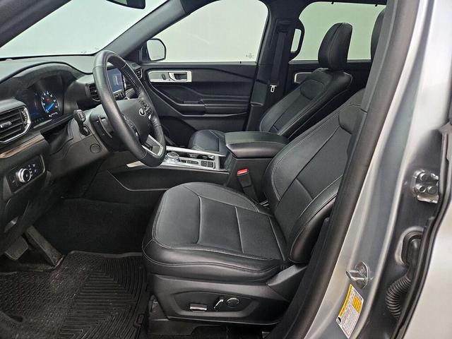 Photo of 2020 Silver Ford Explorer