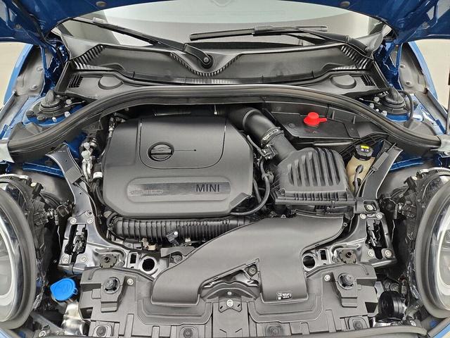 Photo of 2023 Blue MINI Clubman
