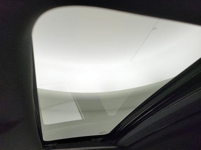 Photo of 2023 White Honda CR-V Hybrid