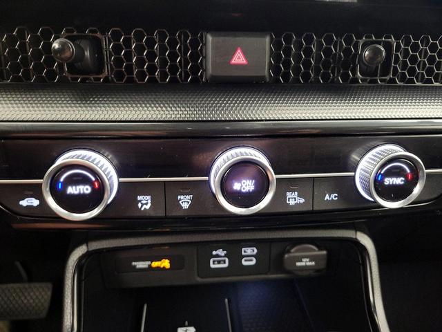 Photo of 2023 White Honda CR-V Hybrid
