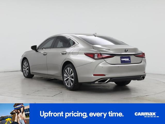 Photo of 2021 Silver Lexus ES 350
