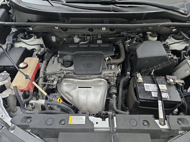 Photo of 2016 White Toyota RAV4