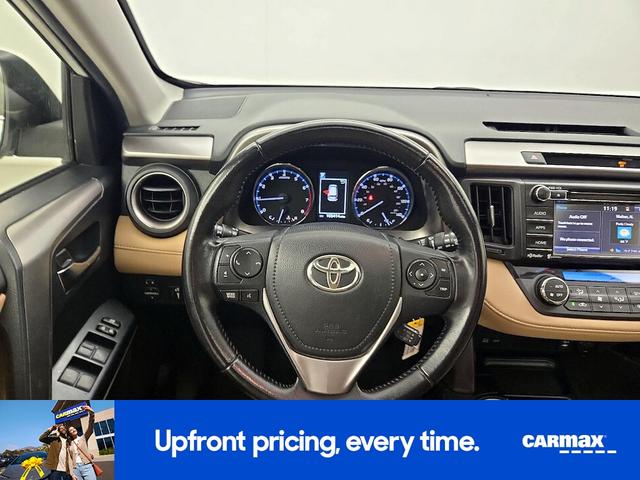 Photo of 2016 White Toyota RAV4