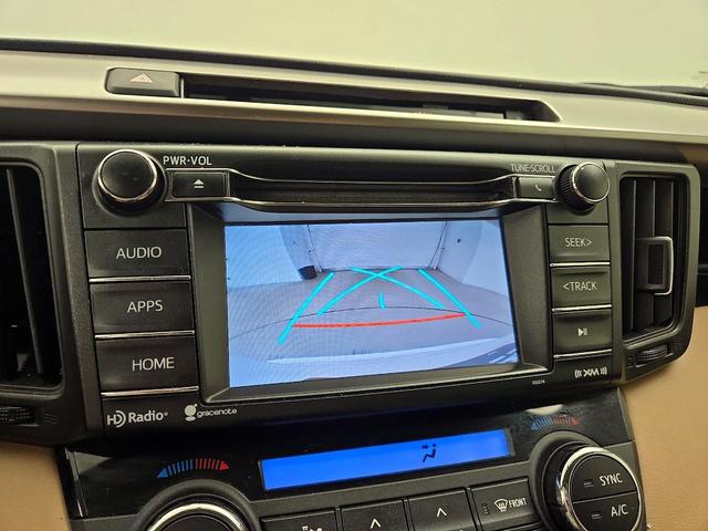 Photo of 2016 White Toyota RAV4