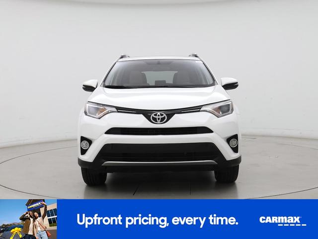 Photo of 2016 White Toyota RAV4