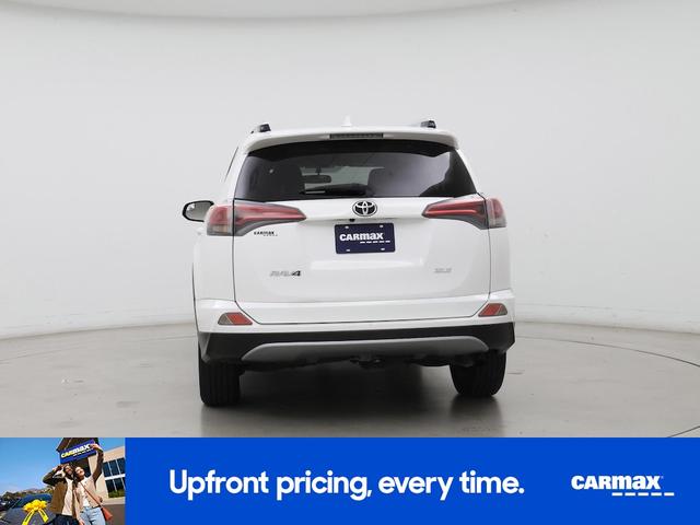 Photo of 2016 White Toyota RAV4