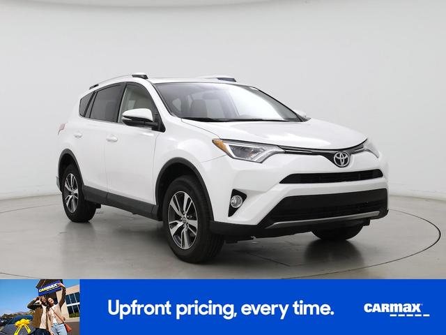 Photo of 2016 White Toyota RAV4