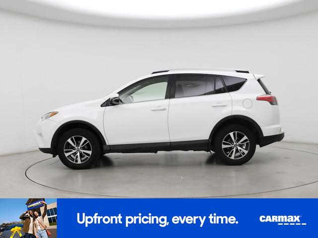 Photo of 2016 White Toyota RAV4