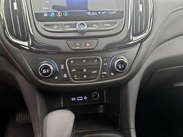 Photo of 2022 Burgundy Chevrolet Equinox