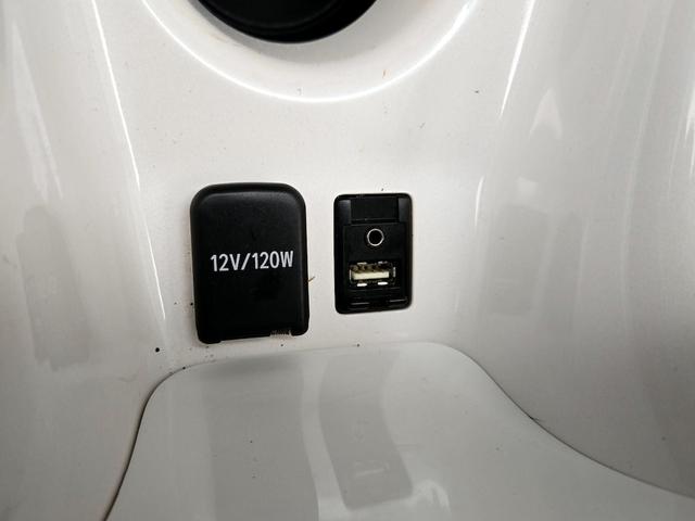 Photo of 2016 Green Toyota Prius