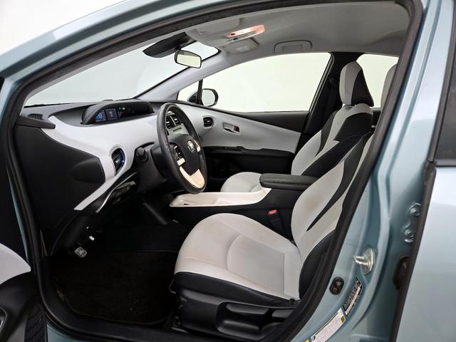 Photo of 2016 Green Toyota Prius