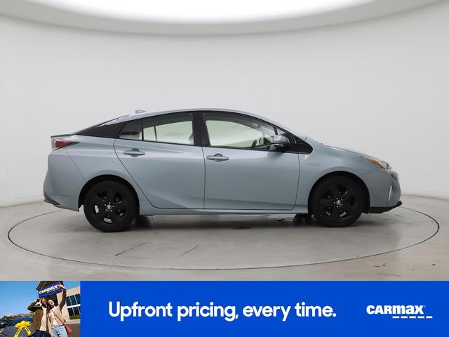 Photo of 2016 Green Toyota Prius