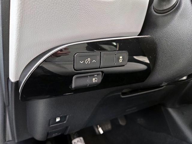Photo of 2016 Green Toyota Prius