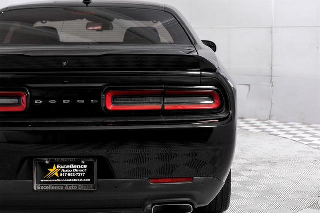 Photo of 2022 Pitch Black Clearcoat Dodge Challenger