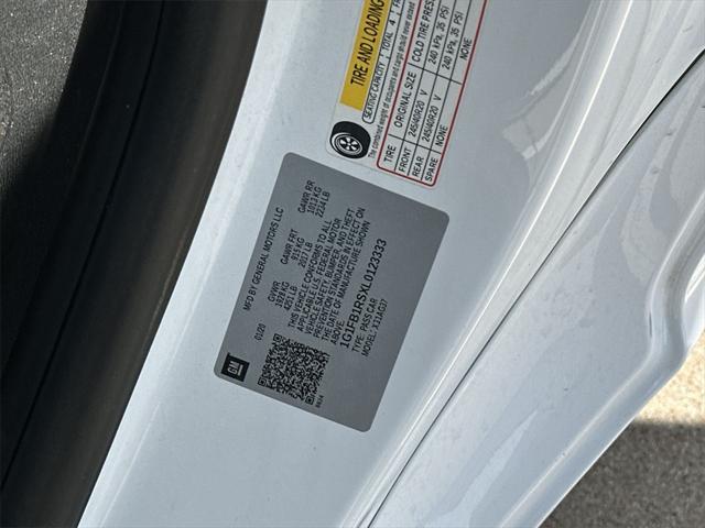 Photo of 2020 Summit White Chevrolet Camaro