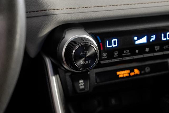 Photo of 2022 White Toyota RAV4 Hybrid