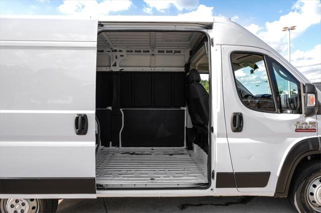 Photo of 2019 Bright White Clearcoat RAM ProMaster 1500