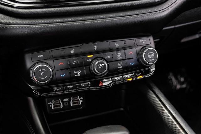 Photo of 2022 DB Black Clearcoat Dodge Durango
