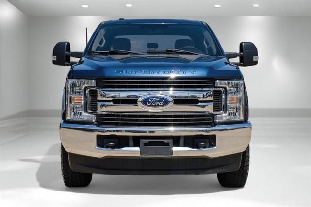 Photo of 2018 BLUE JEANS METALLIC Ford F-250