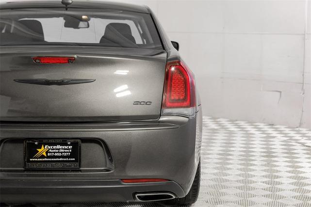 Photo of 2021 Granite Crystal Metallic Clearcoat Chrysler 300