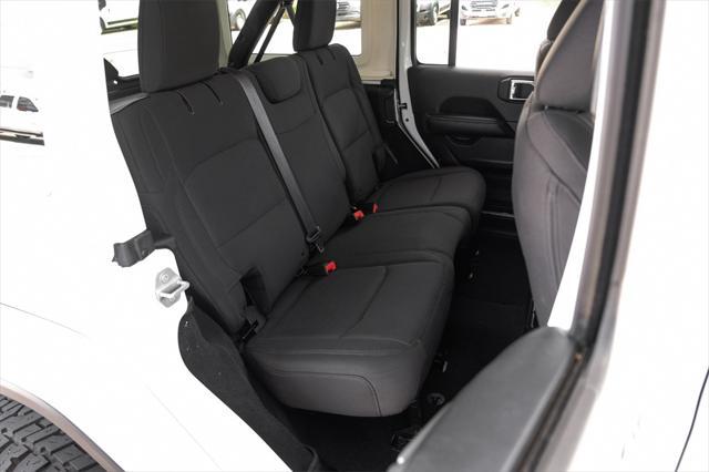 Photo of 2018 Bright White Clearcoat Jeep Wrangler Unlimited