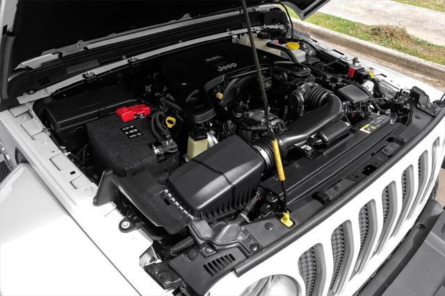 Photo of 2018 Bright White Clearcoat Jeep Wrangler Unlimited