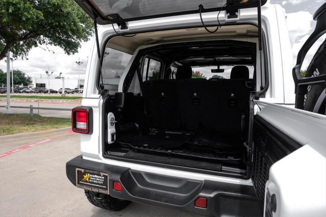 Photo of 2018 Bright White Clearcoat Jeep Wrangler Unlimited