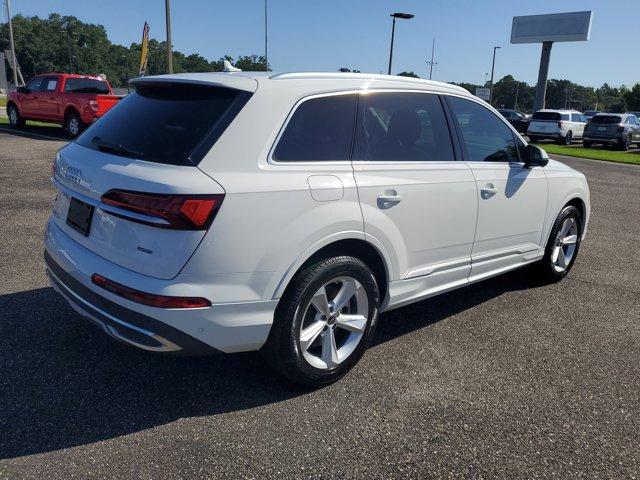 Photo of 2022 White Audi Q7