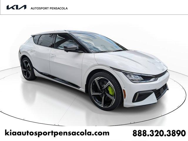 Photo of 2023 Snow White Pearl Kia EV6
