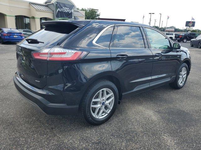 Photo of 2024 Black Metallic Ford Edge