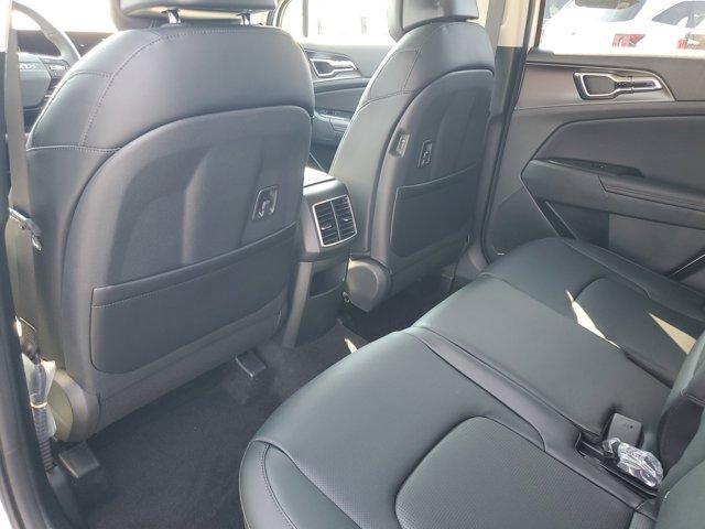 Photo of 2026 Glacial White Pearl Kia Sportage