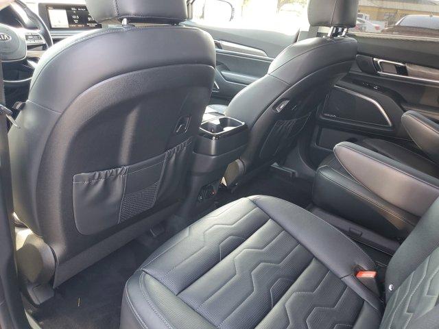 Photo of 2021 Glacial White Pearl Kia Telluride