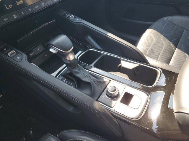 Photo of 2021 Glacial White Pearl Kia Telluride