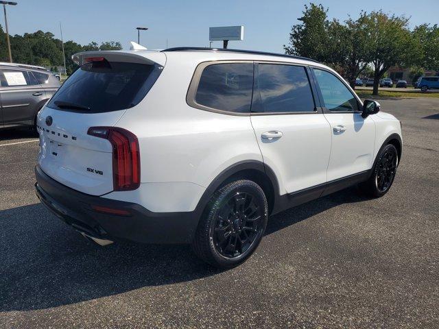 Photo of 2021 Glacial White Pearl Kia Telluride