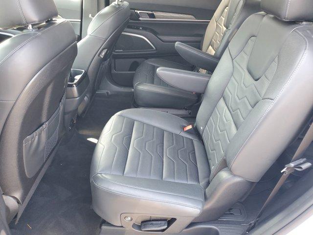 Photo of 2021 Glacial White Pearl Kia Telluride