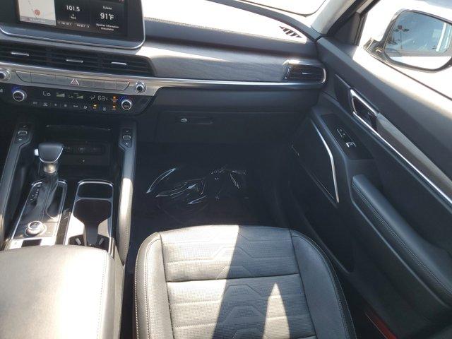 Photo of 2021 Glacial White Pearl Kia Telluride