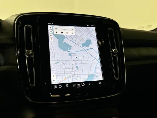 Photo of 2023 Onyx Black Metallic Volvo C40 Recharge Pure Electric