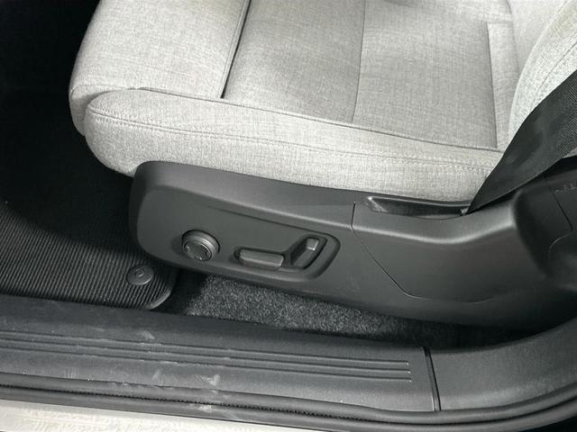 Photo of 2023 Onyx Black Metallic Volvo C40 Recharge Pure Electric
