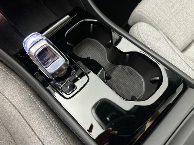 Photo of 2023 Onyx Black Metallic Volvo C40 Recharge Pure Electric