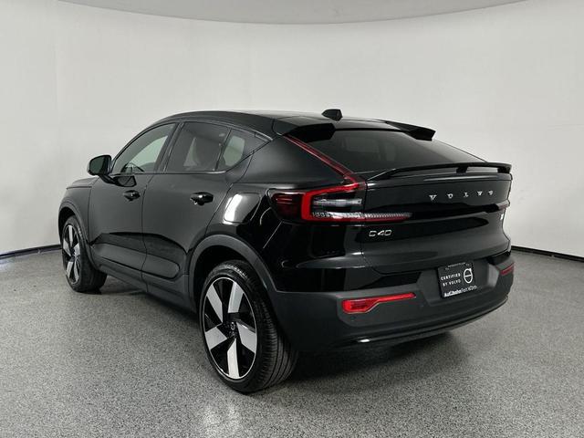 Photo of 2023 Onyx Black Metallic Volvo C40 Recharge Pure Electric