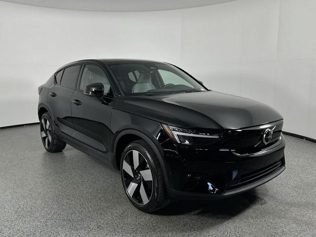 Photo of 2023 Onyx Black Metallic Volvo C40 Recharge Pure Electric