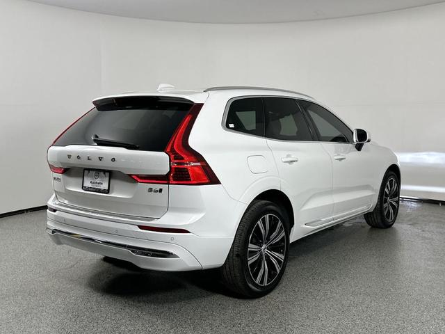 Photo of 2022 Crystal White Metallic Volvo XC60