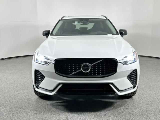 Photo of 2025 White Volvo XC60