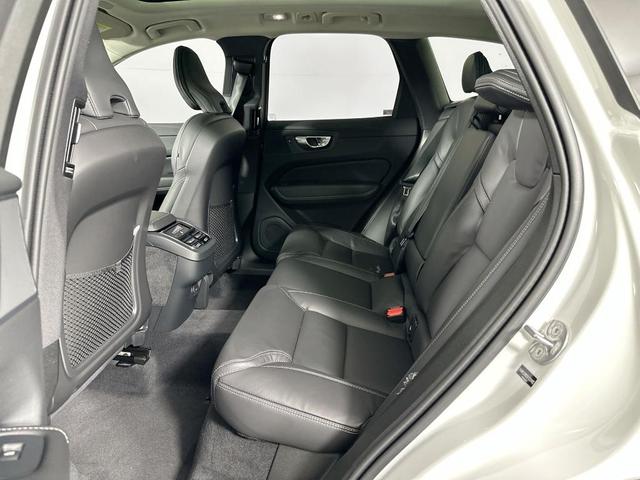 Photo of 2025 White Volvo XC60